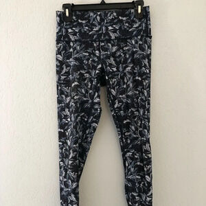 Lululemon print leggings size 6 compression full length